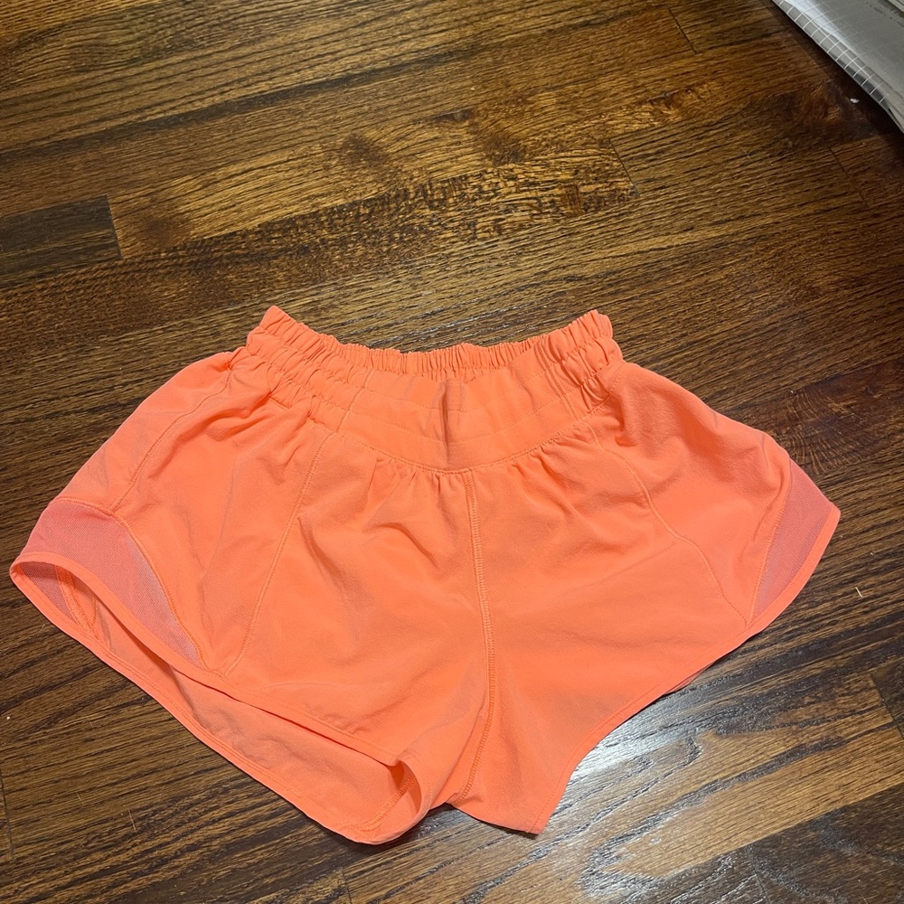 Lululemon sunrise sunset hotty hot low rise shorts